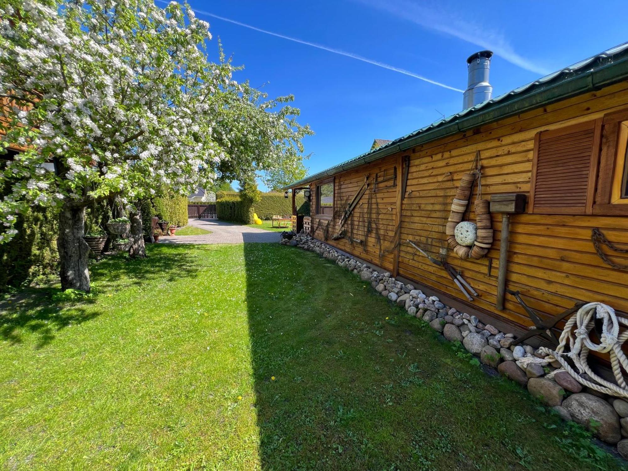 Guest House Melon Jūrkalne Екстериор снимка